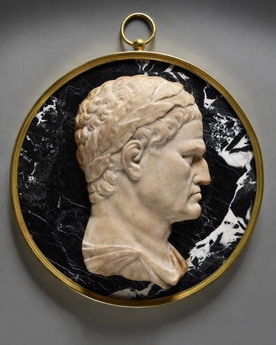  Medallion representing Emperor Galba - 18th Century - Sculpture Style 