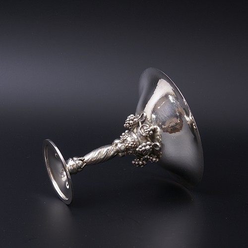 Argenterie et Arts de la table  - Coupe aux grappes de raisin de Georg Jensen (1866-1935)