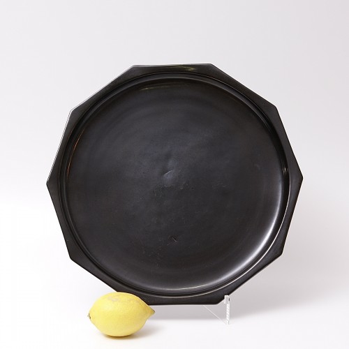 Grand plat art-déco en terre lustrée noire - Paul Bonifas (1893-1967) - Céramiques, Porcelaines Style Art Déco