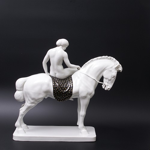 Lady Godiva, groupe en porcelaine d'après un modèle d'Anton Grath (1881-1956) - Céramiques, Porcelaines Style Art Déco