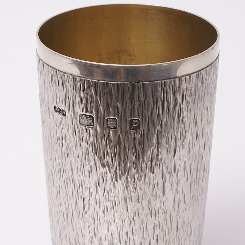 Footed Sterling Silver Vase by Gerald Benney - London 1989 - 