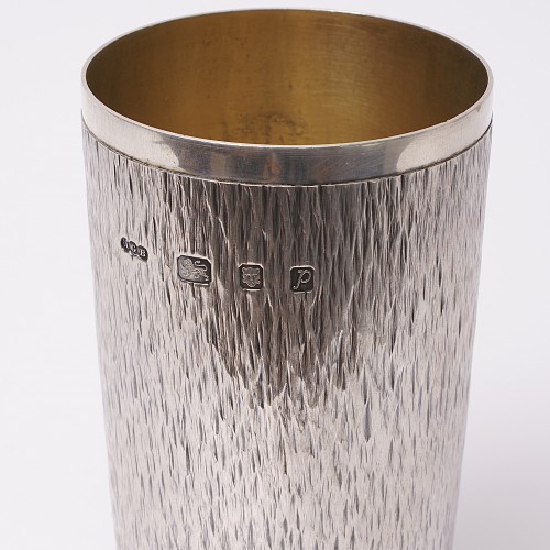 Vase sur pied en argent sterling de Gerald Benney - Londres 1989 - Galerie Latham