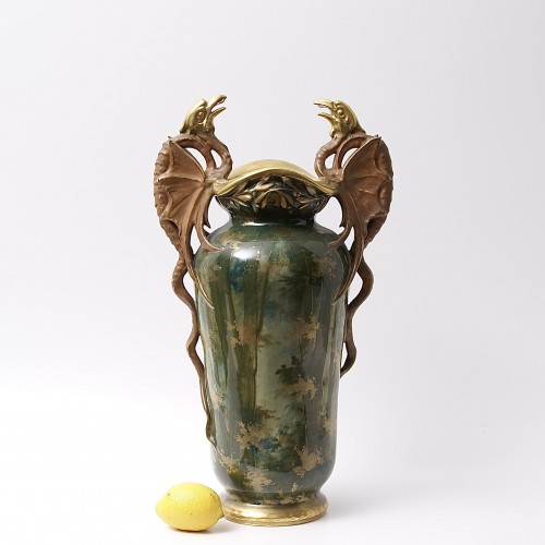 Antiquités - Pair of &quot;Pterodactyls in a Forest&quot; Porcelain Vases by Amphora