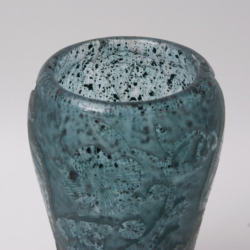 Deeply Acid Etched Art Deco Glass Vase by Moser &amp; Söhne Karlsbad - Art Déco
