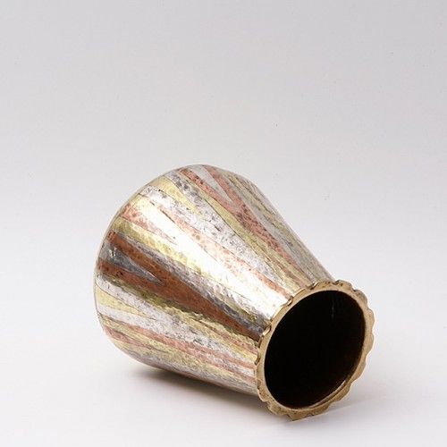 XXe siècle - Vase art-déco en dinanderie de cuivre, laiton et argent de Jean Duvoisin