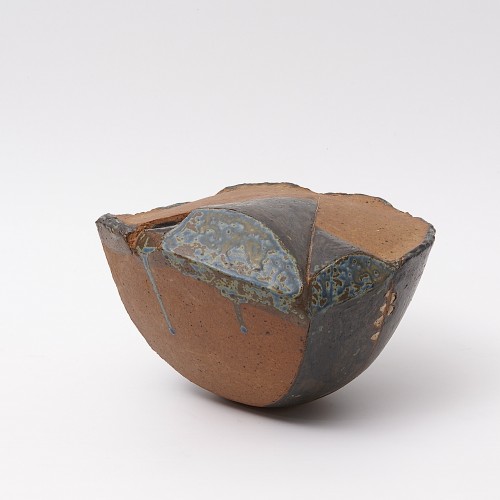 Antiquités - Enamelled, Incised and Gilded Sandstone Sculpture by Gerd Hiort Petersen
