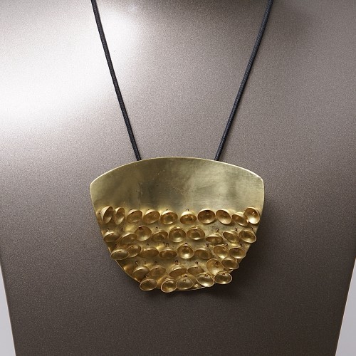 Gold Pendant or Brooch by Alberto Guzman, circa 1990 - Antique Jewellery Style 50