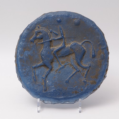 Blue-tinted pressed Glass Medallion by Henri Navarre, circa 1950 - 