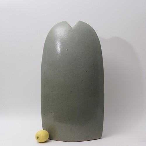 Céramiques, Porcelaines  - Monumental vase céladon d'Edouard Chapallaz