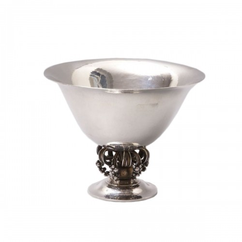 Coupe sur pied de Harald Nielsen en argent 925 martelé de Georg Jensen