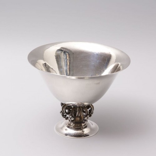 Footed Sterling Silver Bowl designed by Harald Nielsen for Georg Jensen - Antique Silver Style Art Déco