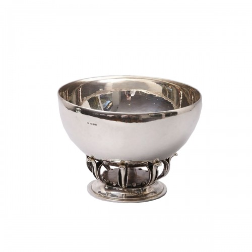 Coupe sur pied de Gustav Pedersen en argent 925 martelé de Georg Jensen