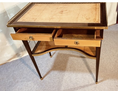 Table à écrire Louis XVI estampillée Jean-Francois LELEU - Mobilier Style Louis XVI