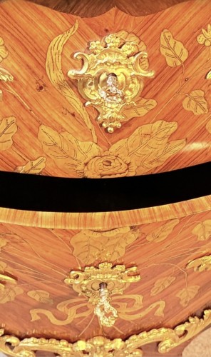 Mobilier Commode - Commode Louis XV estampillée WATTELIN