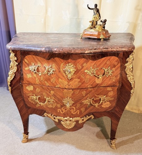 Commode Louis XV estampillée WATTELIN - Louis XV