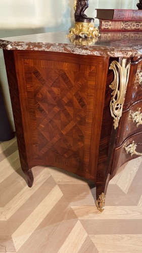 Louis XV - Commode Louis XV estampillée MONDON