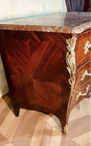 Louis XV - Commode Louis XV estampillée L. BOUDIN