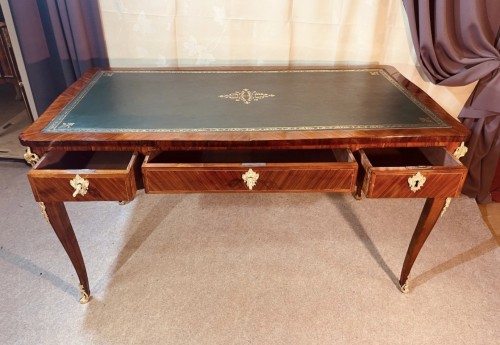 Grand bureau plat Louis XV - Mobilier Style Louis XV