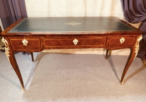 Antiquités - Grand bureau plat Louis XV