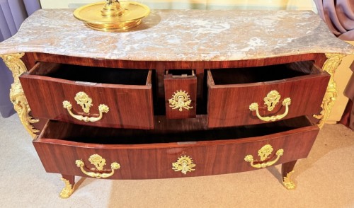 Antiquités - Commode Régence dite à la Cressent, France 18e siècle