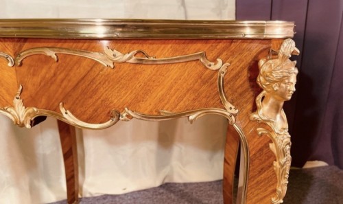 Antiquités - Gueridon in marquetry and gilt bronze, late 19th century