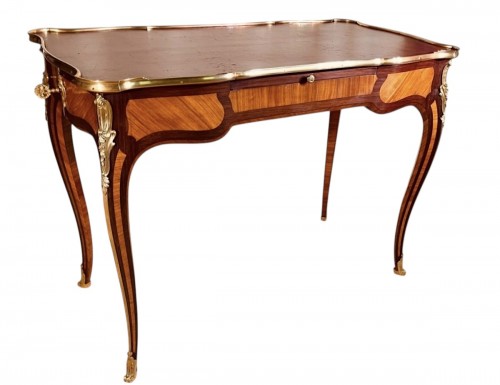 Table à écrire signée BEURDELEY (1808-1882)