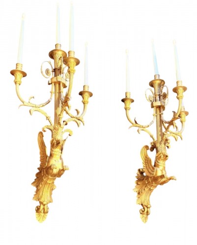 Paire d’appliques aux griffons