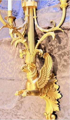 XIXe siècle - Paire d’appliques aux griffons