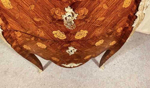 Petite commode d'entre deux Louis XV - Galerie Leroy