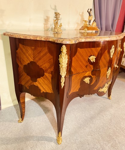Commode d'époquue Louis XV - Mobilier Style Louis XV