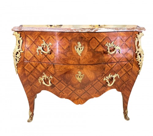 Commode Louis XV galbée