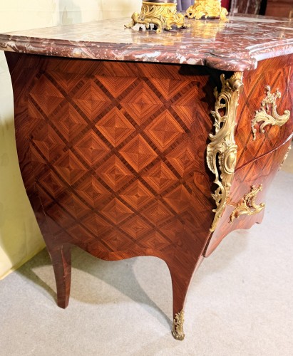 Commode Louis XV galbée - Louis XV