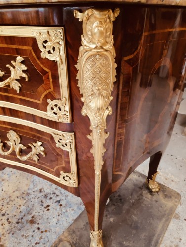 Mobilier Commode - Commode Régence dite "à la Cressent" vers 1720