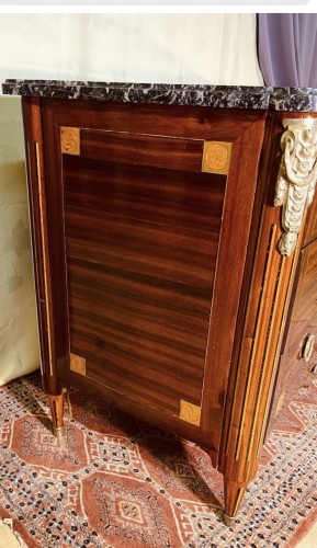 Commode Louis XVI en placage de satiné - Mobilier Style Louis XVI