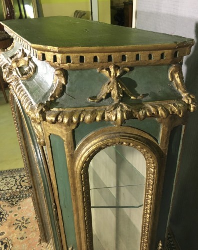 XVIIIe siècle - Vitrine Italienne du XVIIIe siècle