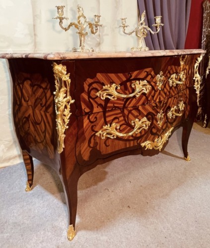 Louis XV - Commode Louis XV estampillée BVRB