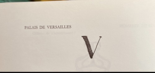 Antiquités - Commode par Charles CRESSENT, époque Louis XV vers 1725-1735