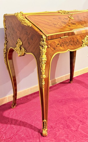 Bureau de pente d’après Bernard Van Riesen Burgh ( BVRB ) - Mobilier Style Louis XV