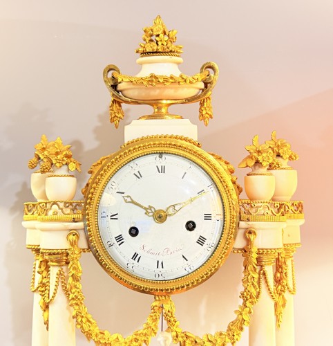 Pendule Louis XVI signée SCHMIT - Horlogerie Style Louis XVI