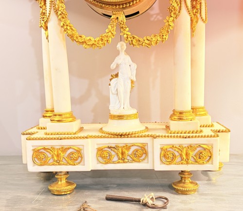 Horlogerie Pendule - Pendule Louis XVI signée SCHMIT