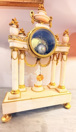 Antiquités - Pendule Louis XVI signée SCHMIT