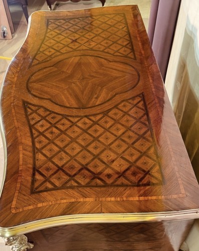 Régence Commode with crowned “R” bronzes, circa 1740 - Furniture Style French Regence