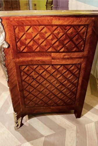 Régence Commode with crowned “R” bronzes, circa 1740 - 