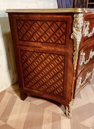 18th century - Régence Commode with crowned “R” bronzes, circa 1740