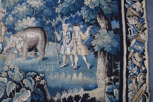 Antiquités - Aubusson Tapestry - The Story Of “the Elephant And The Rope On Its Leg” 