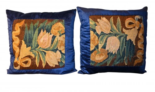Paire de coussin en tapisserie des Flandres du XVIIe siècle