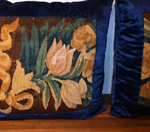 Pair of 17th-century Flemish tapestry cushions - 