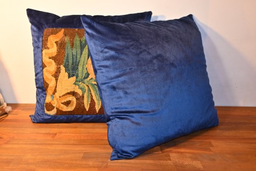 Pair of 17th-century Flemish tapestry cushions - 