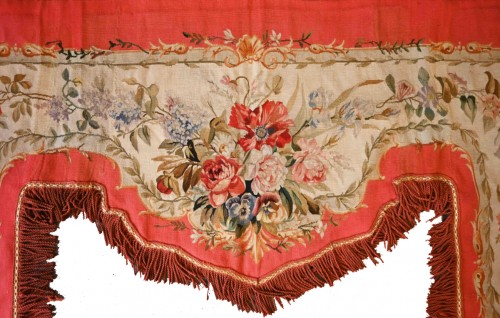 19th century - 19th-century tapestry valance from the Aubusson Manufactory