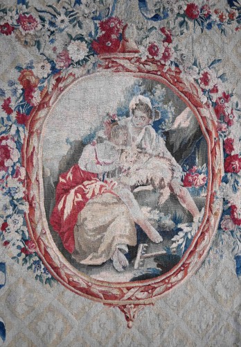 XVIIIe siècle - Tapisserie à médaillon de la Manufacture d'Aubusson du XVIIIe siècle